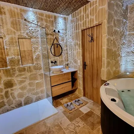 Les Spas De La Mer, & Spa, Room, Plein Coeur Du Grau *