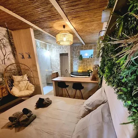Les Spas De La Mer, & Spa, Room, Plein Coeur Du Grau