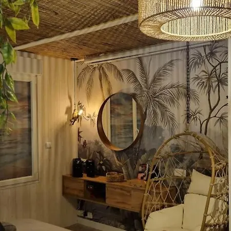 Les Spas De La Mer, & Spa, Room, Plein Coeur Du Grau アパート *