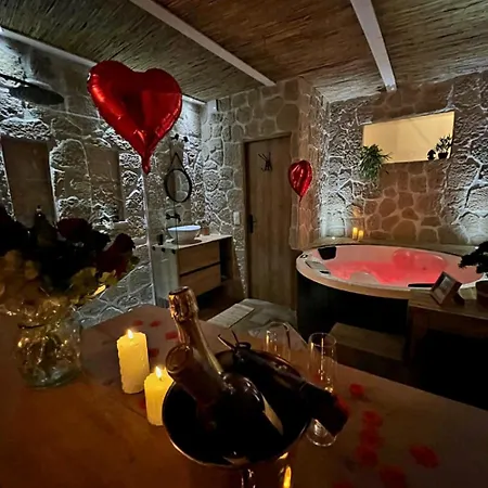 Les Spas De La Mer, & Spa, Room, Plein Coeur Du Grau アパート *